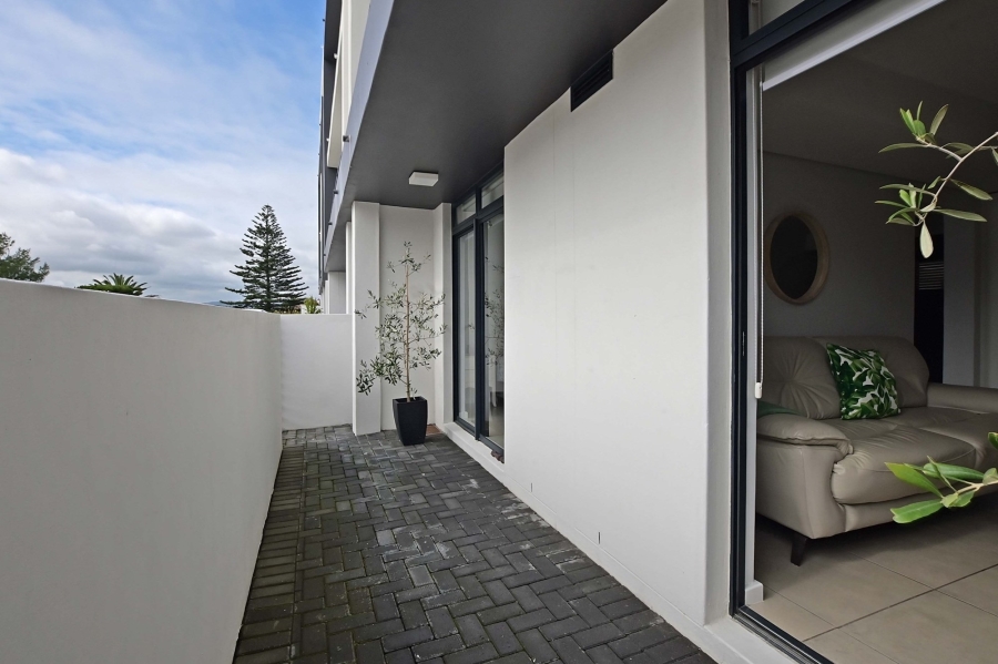 2 Bedroom Property for Sale in Waves Edge Western Cape